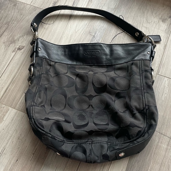 Coach Handbags - Vintage Coach Bag
